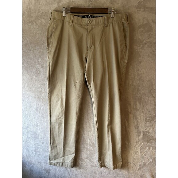 Under Armour‎ Performance Pants Men's 40 X 34 Beige Golf Chino Tapered Leg - Picture 1 of 7